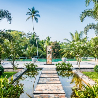 Hotels & Villas